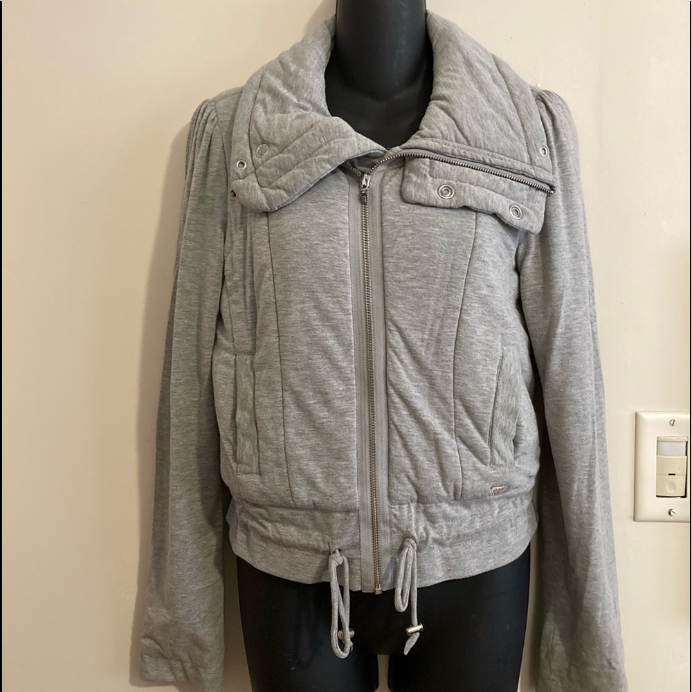 Grey Jacket❓